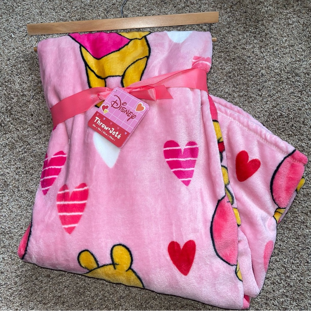 Winnie The Pooh Valentine’s Throw Blanket